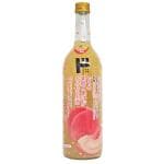 ももの果肉と果汁があふれるお酒